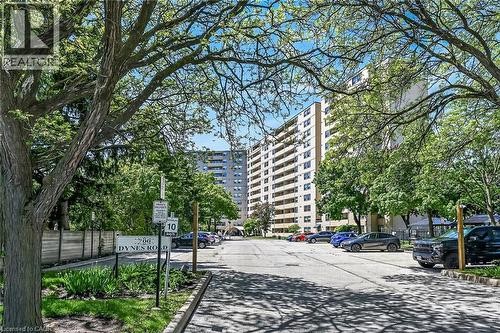 700 Dynes Road Unit# 101, Burlington, ON - Outdoor