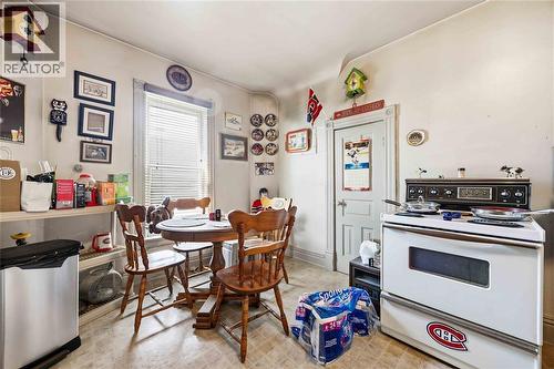 394 Palmerston Street South, Sarnia, ON - Indoor Photo Showing Kitchen