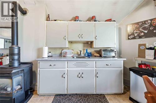 394 Palmerston Street South, Sarnia, ON - Indoor Photo Showing Kitchen