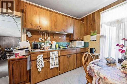 394 Palmerston Street South, Sarnia, ON - Indoor
