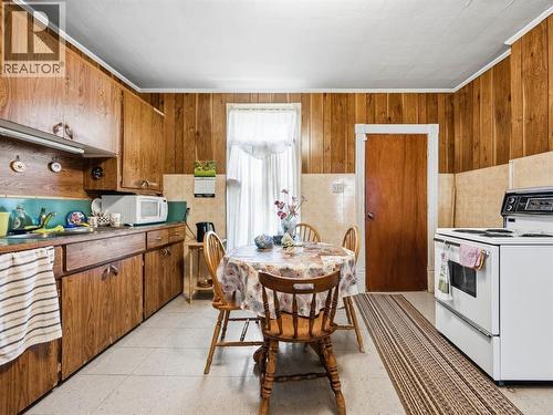 394 Palmerston Street South, Sarnia, ON - Indoor Photo Showing Kitchen