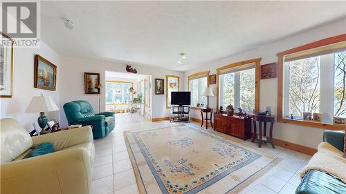 80 Steven Street, Gore Bay, ON - Indoor Photo Showing Living Room