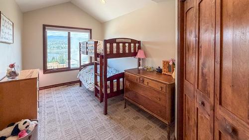 1608 1St Avenue, Cranbrook, BC - Indoor Photo Showing Bedroom