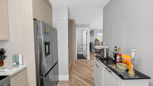 208-1004 23Rd Avenue, Cranbrook, BC - Indoor Photo Showing Other Room