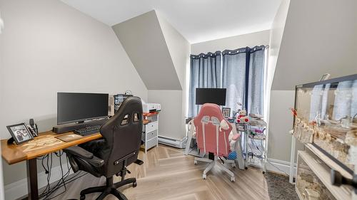 208-1004 23Rd Avenue, Cranbrook, BC - Indoor Photo Showing Office