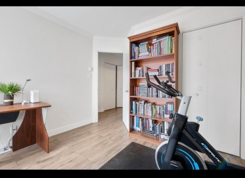 Bedroom - 9302 Rue Riverin, Brossard, QC - Indoor Photo Showing Office