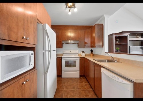 Kitchen - 9302 Rue Riverin, Brossard, QC - Indoor Photo Showing Kitchen