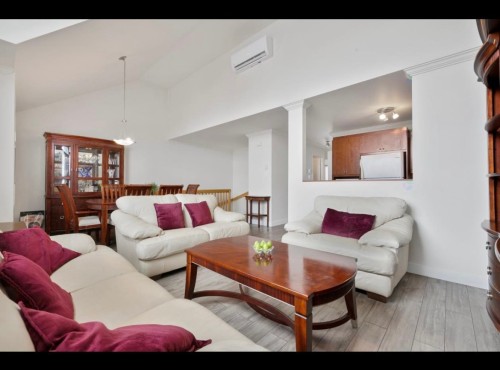 Overall view - 9302 Rue Riverin, Brossard, QC - Indoor Photo Showing Living Room
