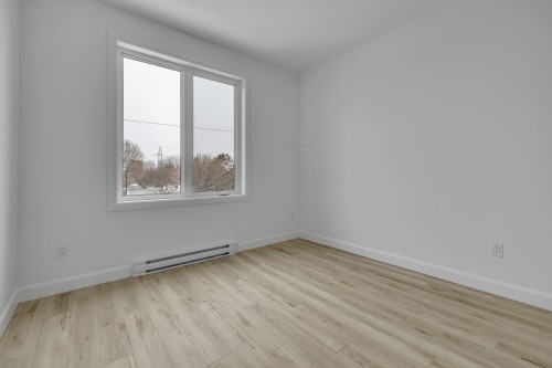 Chambre à coucher - 1060 Rue Gabriel-Dumont, Québec (Sainte-Foy/Sillery/Cap-Rouge), QC - Indoor Photo Showing Other Room