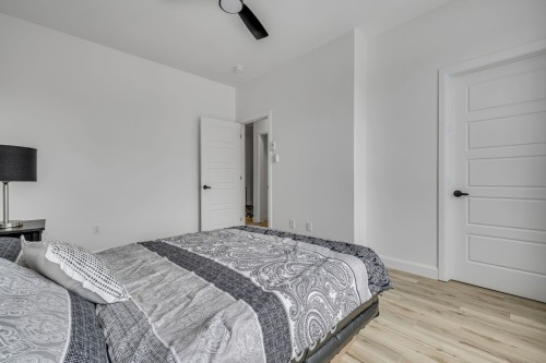 Chambre à coucher principale - 1060 Rue Gabriel-Dumont, Québec (Sainte-Foy/Sillery/Cap-Rouge), QC - Indoor Photo Showing Bedroom