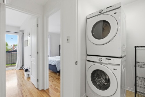 Laundry - 5-1310 Rue Jarry E., Montréal (Villeray/Saint-Michel/Parc-Extension), QC - Indoor Photo Showing Laundry Room