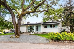 1195 Kings Rd Victoria, BC V8T 1X6