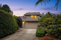 1558 Agnew Ave Saanich, BC V8N 5M5