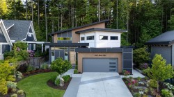2207 Riviera Pl Langford, BC V9B 0Y5