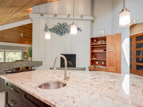 596 Towner Rd, North Saanich, BC 