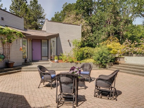 596 Towner Rd, North Saanich, BC 