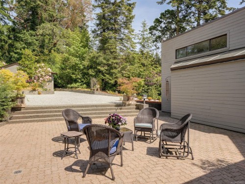 596 Towner Rd, North Saanich, BC 