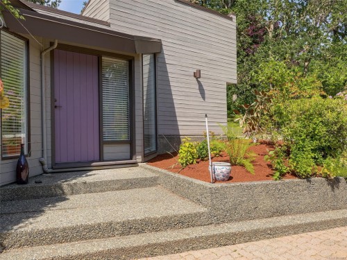 596 Towner Rd, North Saanich, BC 