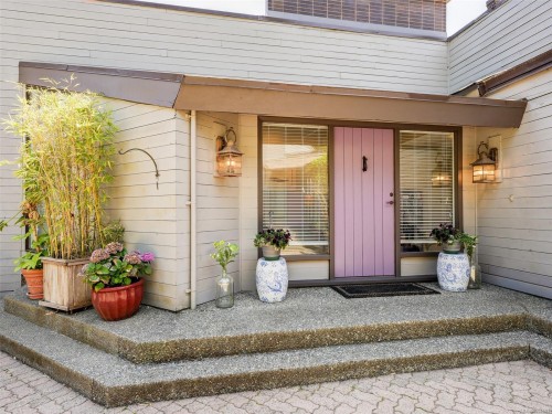 596 Towner Rd, North Saanich, BC 
