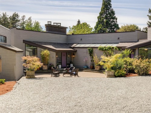 596 Towner Rd, North Saanich, BC 