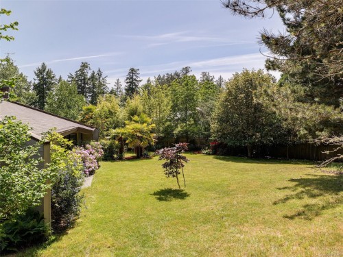 596 Towner Rd, North Saanich, BC 