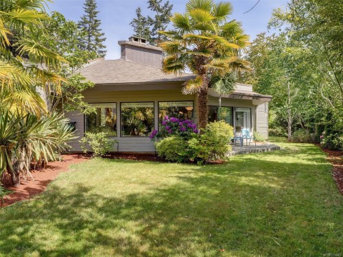 596 Towner Rd, North Saanich, BC 