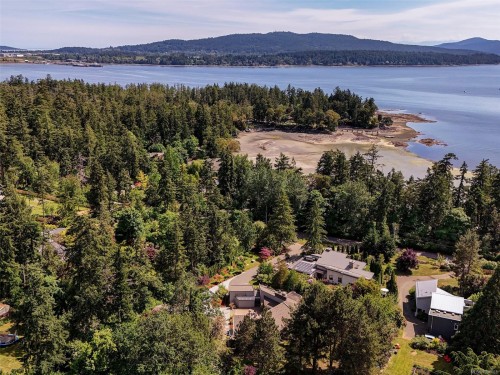 596 Towner Rd, North Saanich, BC 