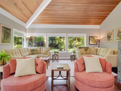 596 Towner Rd, North Saanich, BC 