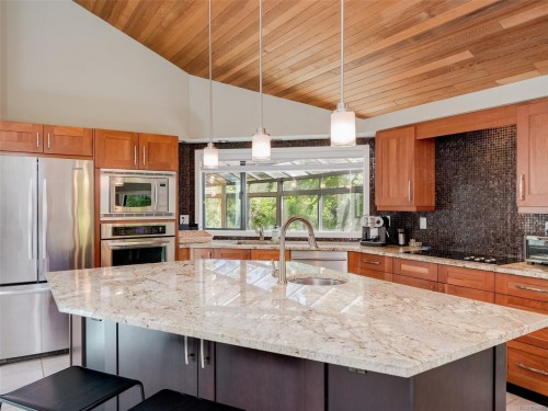 596 Towner Rd, North Saanich, BC 
