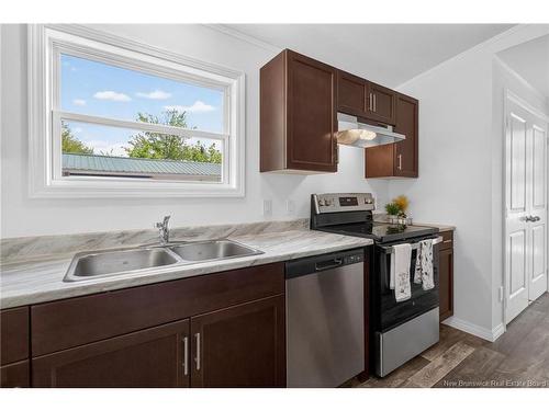 19 Bentley Ave, Moncton, NB 
