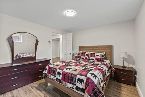 Chambre à coucher - 2895 Rue Ste-Anne, Sainte-Justine-De-Newton, QC - Indoor Photo Showing Bedroom