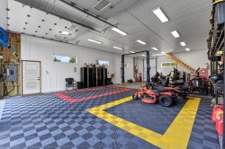 Garage - 