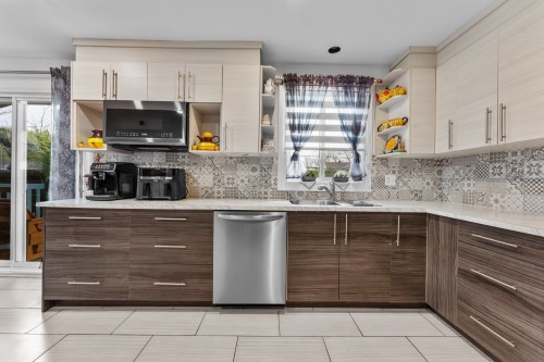 Cuisine - 226 Rue Houde, Saint-Eustache, QC - Indoor Photo Showing Kitchen With Double Sink With Upgraded Kitchen