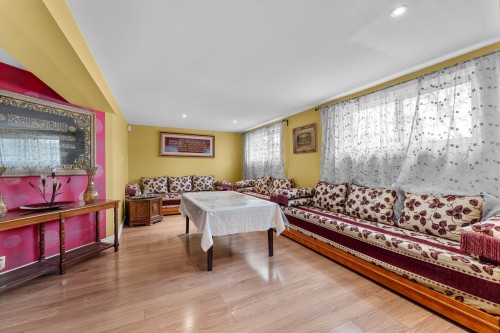 Salle familiale - 226 Rue Houde, Saint-Eustache, QC - Indoor