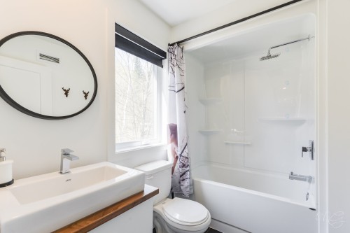 Salle de bains - 71 Rue Du Hameau, Saint-Côme, QC - Indoor Photo Showing Bathroom