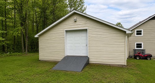 Garage - 624 Ch. St-Pierre, Saint-Claude, QC - Outdoor With Exterior