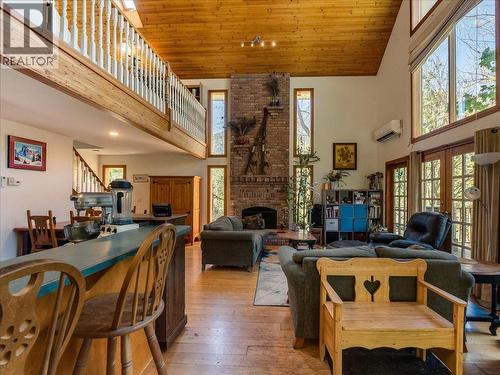 2960 Upper Slocan Park Road, Slocan Park, BC - Indoor With Fireplace