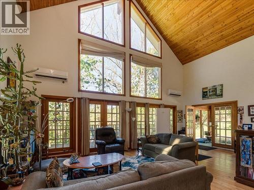 2960 Upper Slocan Park Road, Slocan Park, BC - Indoor Photo Showing Other Room