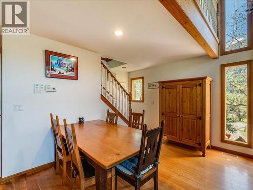 2960 Upper Slocan Park Road, Slocan Park, BC - Indoor Photo Showing Dining Room