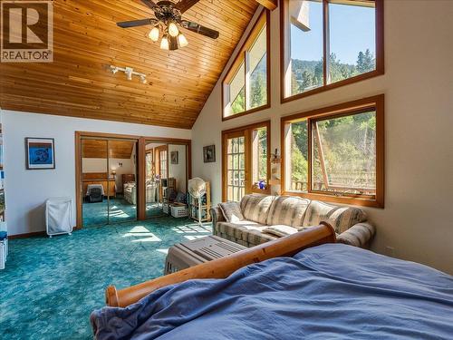 2960 Upper Slocan Park Road, Slocan Park, BC - Indoor