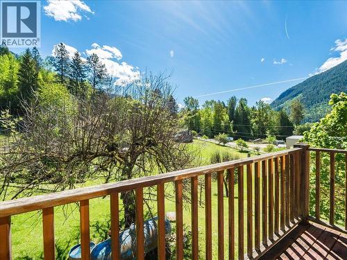 2960 Upper Slocan Park Road, Slocan Park, BC - Outdoor