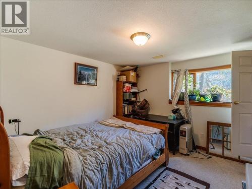 2960 Upper Slocan Park Road, Slocan Park, BC - Indoor Photo Showing Bedroom