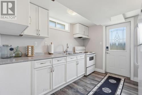 267 Bakersfield Drive, Cambridge, ON - Indoor Photo Showing Kitchen