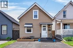 69 ROBINS Avenue  Hamilton, ON L8H 4N3