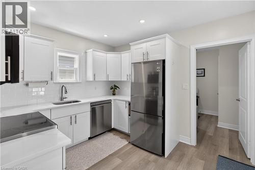 69 Robins Avenue, Hamilton, ON - Indoor Photo Showing Kitchen