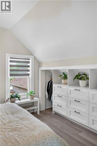 69 Robins Avenue, Hamilton, ON - Indoor Photo Showing Bedroom
