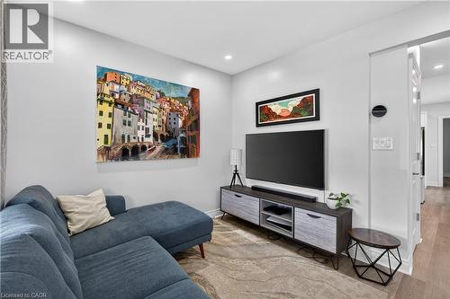 69 Robins Avenue, Hamilton, ON - Indoor Photo Showing Living Room