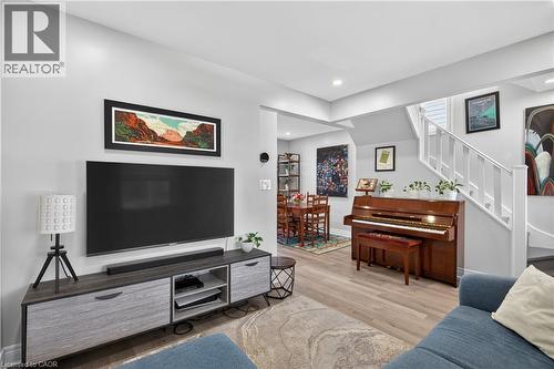 69 Robins Avenue, Hamilton, ON - Indoor Photo Showing Living Room