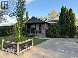 158 Selkirk CRESCENT  Saskatoon, SK S7L 4J3