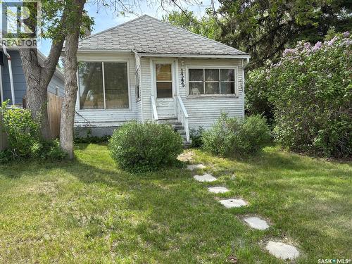1242 Wolfe Avenue, Moose Jaw, SK - Outdoor